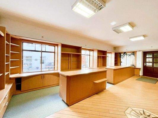 vorderer Bereich Gewerbe EG