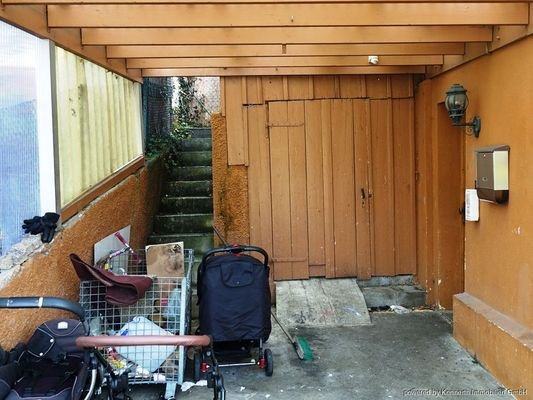 Carport mit Hauseingang