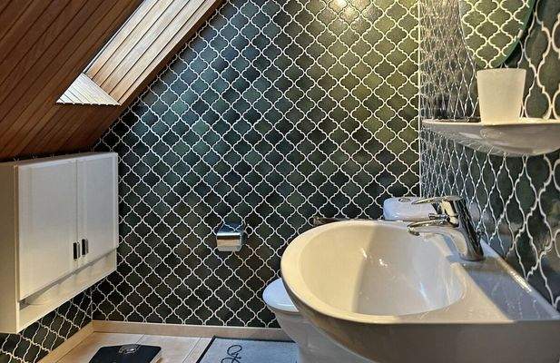 Gäste-WC Dachgeschoss links