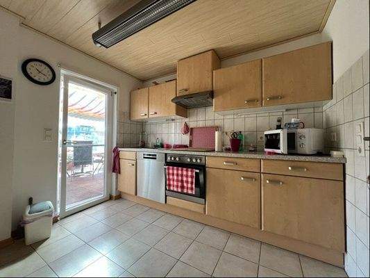 Küche mit Zugang ....