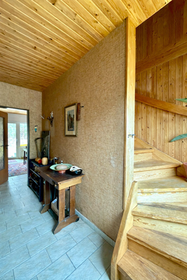 Entrée mit Treppenhaus