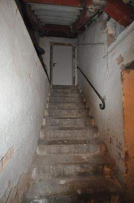 42 Zugang zum Keller 1.JPG