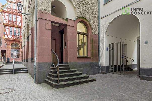 Eingangsensemble aus Stein