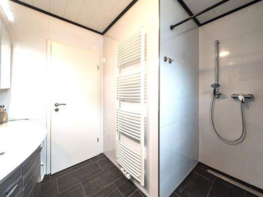 Duschbad EG