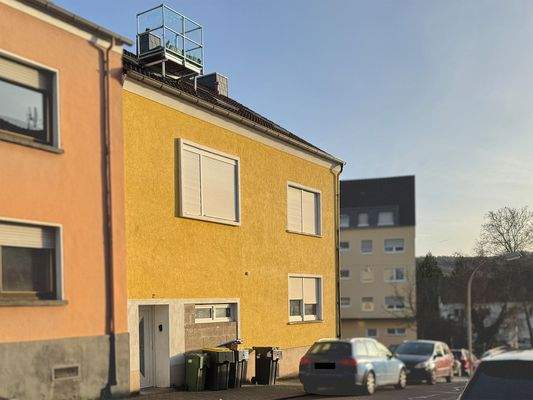 Mehrfamilienhaus - Burbach