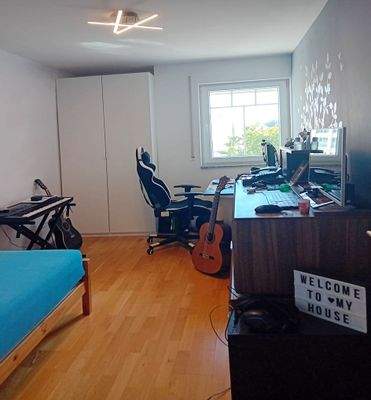 Büro Kinderzimmer.jpg