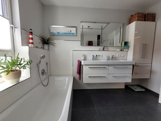 Wanne, Doppelwaschtisch