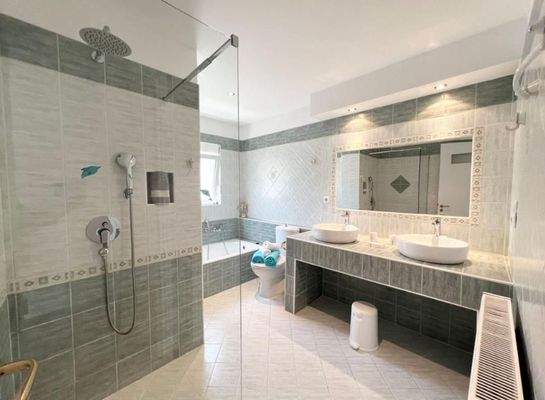 Kreta, Chersonisou: Hervorragende Villa mit Pool, Meerblick und separatem Gästehaus zu verkaufen