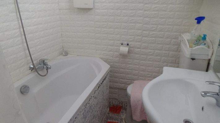 Badezimmer mit Badewanne