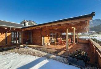 überdachte XXL–Terrasse