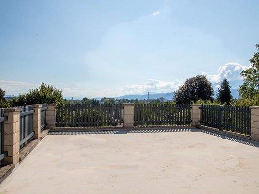 Terrasse mit Stadtblick