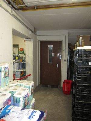 LASTENAUFZUG IM LAGERRAUM