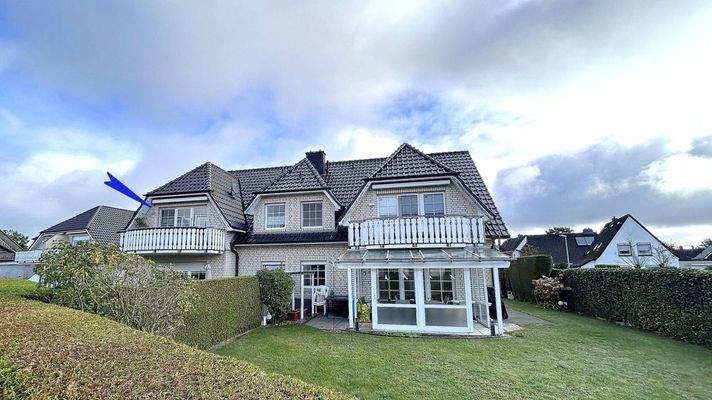 Rückansicht der Vier-Parteien-Wohnanlage