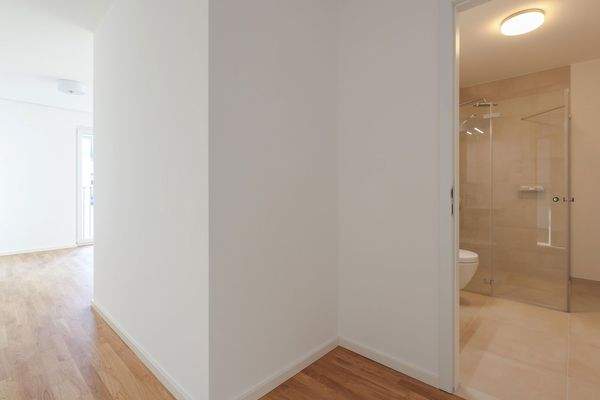 Blick in Bad aus Flur