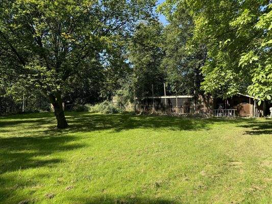 Garten mit Gartenhaus