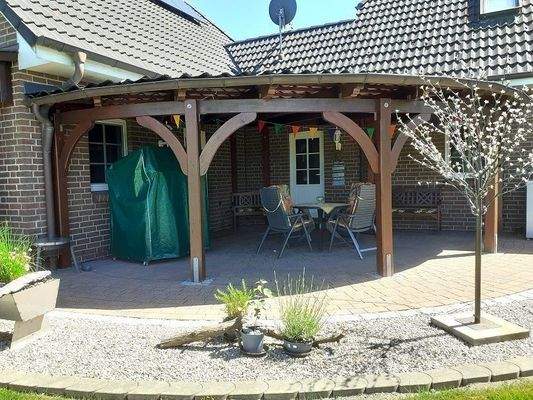 überdachter Terrassenbereich