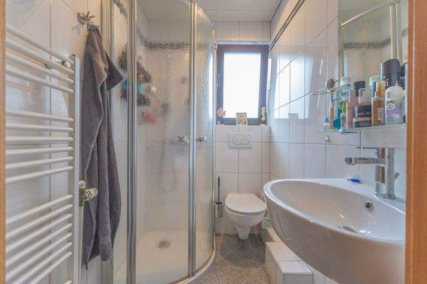 Tageslichtbad mit Dusche