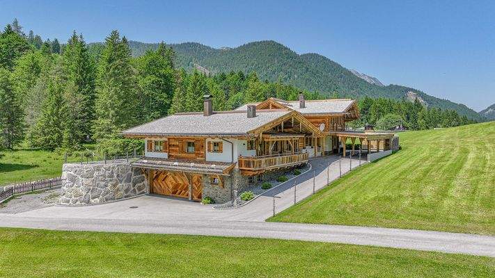 KITZIMMO-Zwei Luxuschalets mit Panoramablick in Top-Ruhelage kaufen - Immobilien Steinberg Tirol.