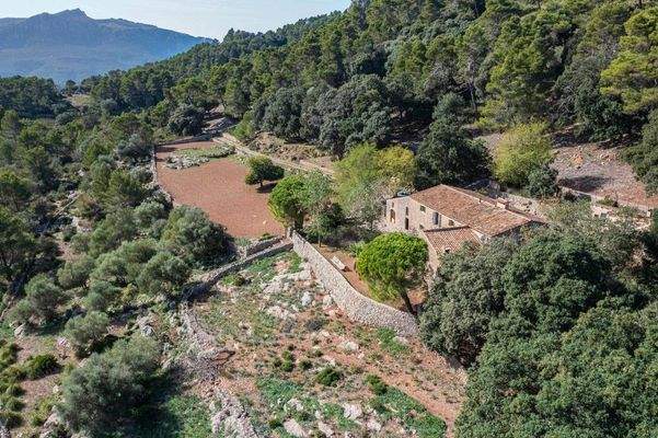 Rustikales Landhaus mit Blick auf die Bucht von Pollensa zum Verkauf in Escorca, Mallorca 
