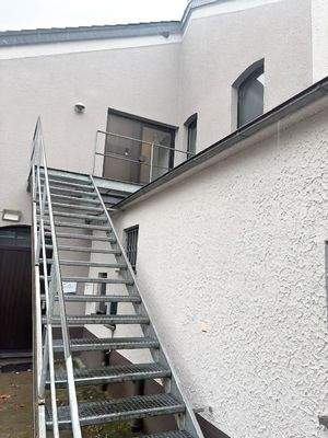 Wohnung Außentreppe.jpeg