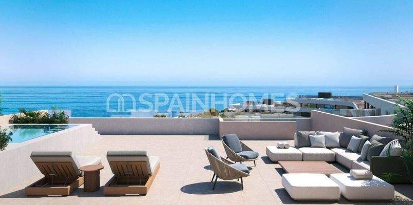 Sea View Apartments with Shared Pool and Gym in Manilva