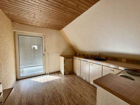 Küche mit Ausgang Balkon, OG