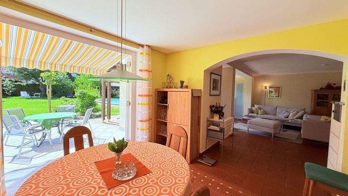 Blick nach außen und Wohnen