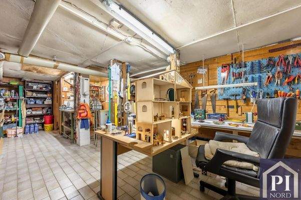 Bastelwerkstatt im Keller