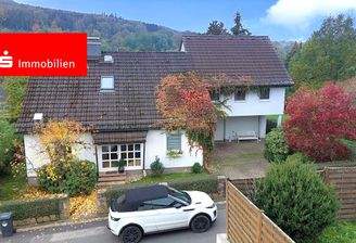 großes Einfamilienhaus in direkter Feldrandlage