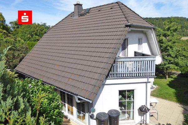 Südostseite - Blick zum Balkon und Terrasse