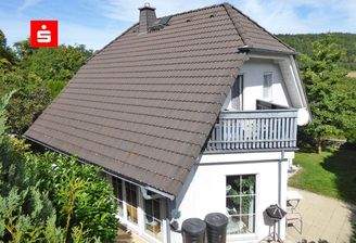 Südostseite - Blick zum Balkon und Terrasse