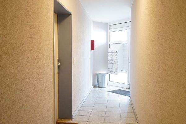 Innenansichten Halle, Paul Singer Str (5)