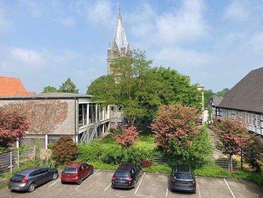 Ausblick auf die benachbarte Kirche...