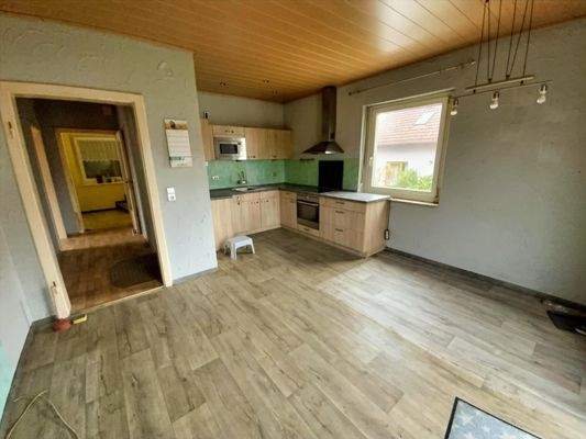 Wohnküche mit Einbauküche