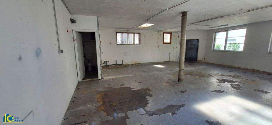 2 Zugänge, Estrich mit Linoleum