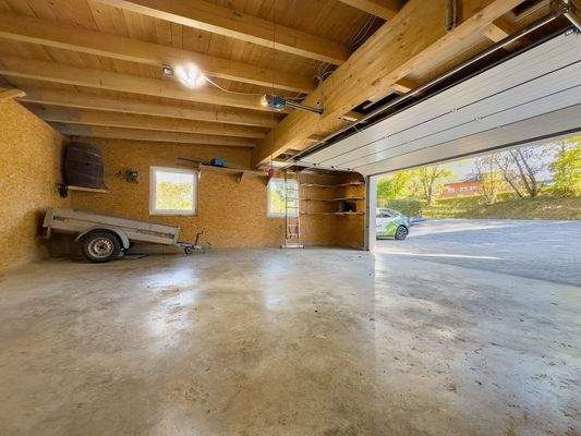 großzügige Doppelgarage