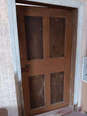 historische Tür im 1. OG