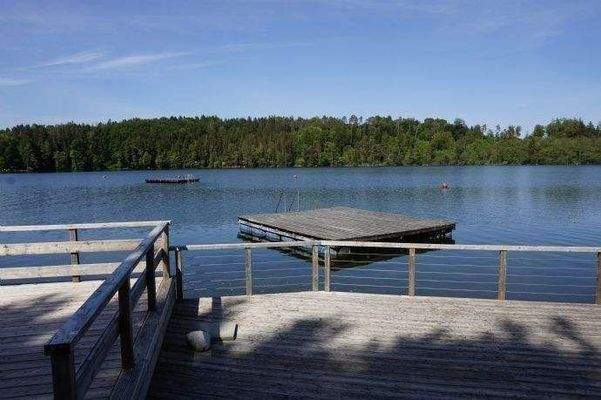 Tüttensee mit Badeplatz und Gastronomie