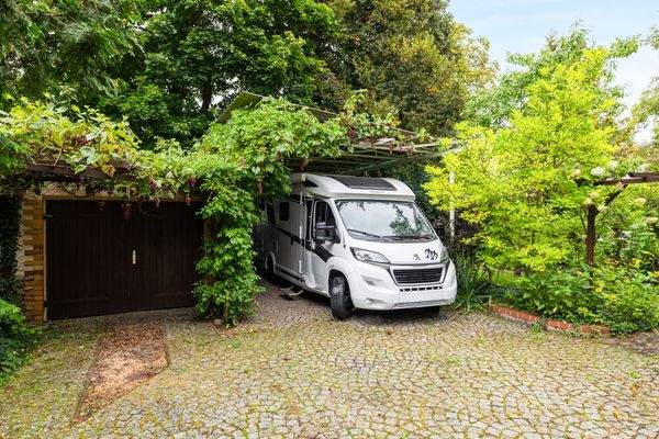 Garage und Carport