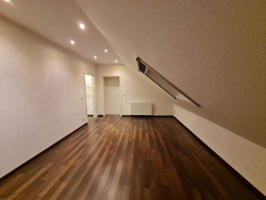 Büro-Ankleidezimmer - Bild 3.jpg