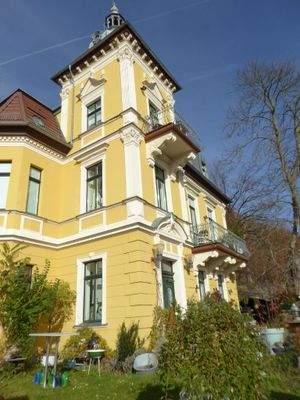 Ausschnitt vordere Gebäudansicht