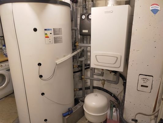 Neuwertige Gasheizung mit Solar