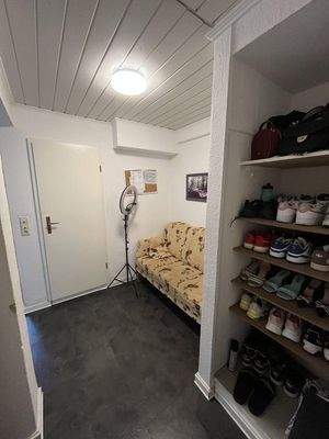 Flur - Blick zur Badezimmertür