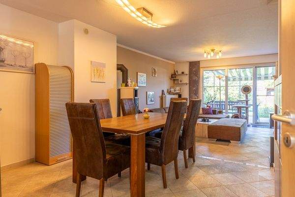 Schöne Aufteilung, Top-Ausstattung inkl. PV-Anlage