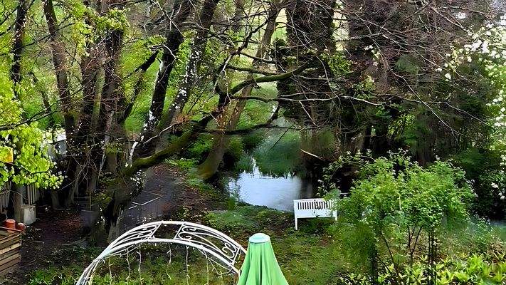 Blick über den Garten zur Würm 