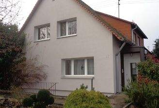 Hausansicht von der Straße