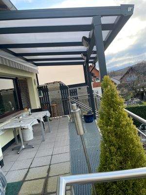 Balkon Parterrewohnung (nach hinten raus Hanglage)