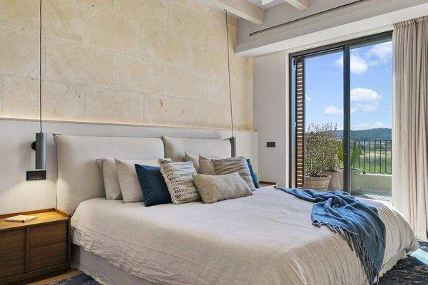 Hauptschlafzimmer und eigene Terrasse