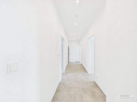 Flur (Sicht von der Eingangstüre)