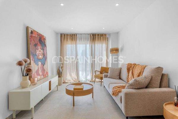 3-Bedroom Apartments with Rooftop Pool in Alicante Jacarilla